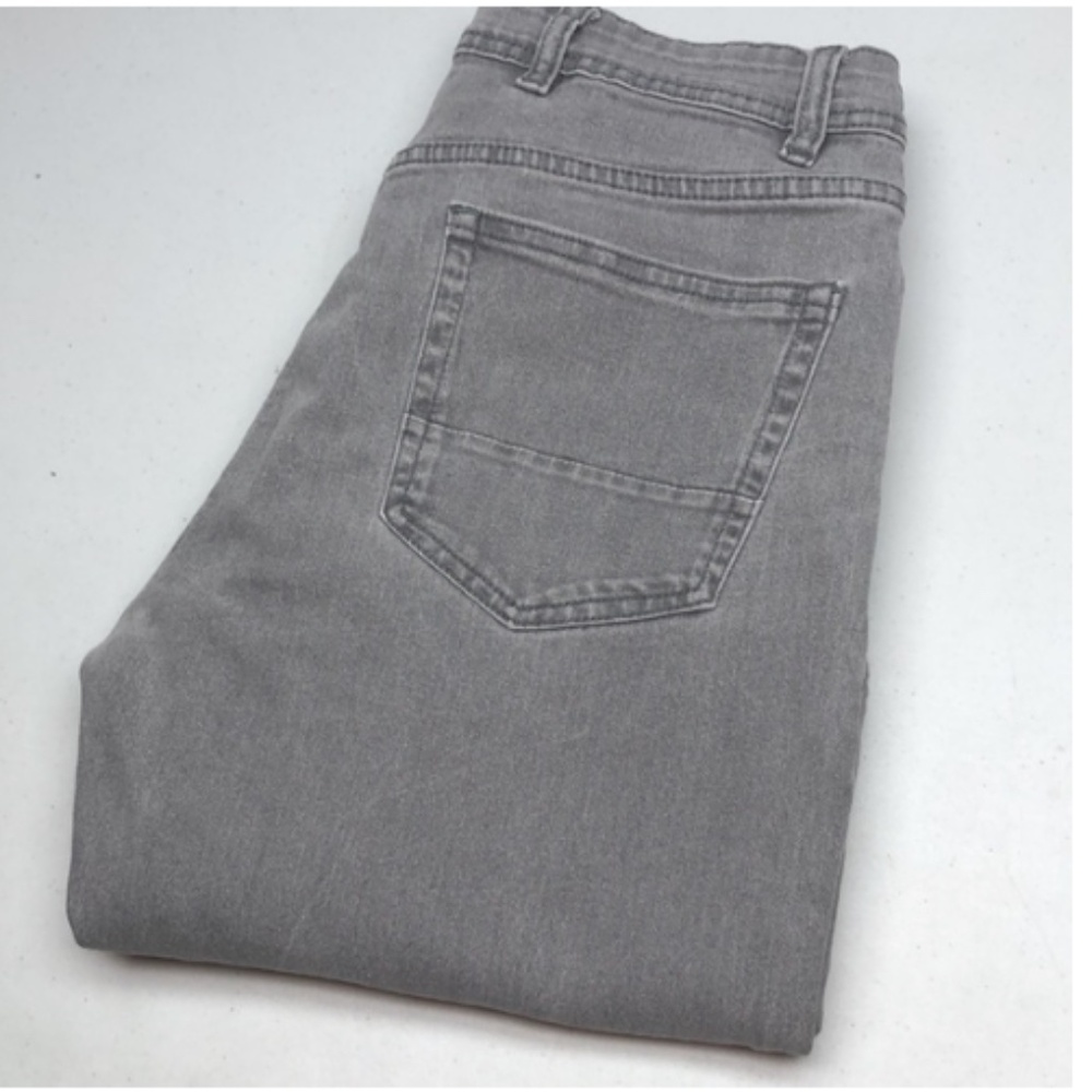 LIKE NEW MENS MAX GRAY REGULAR FIT JEANS 30x30 😎